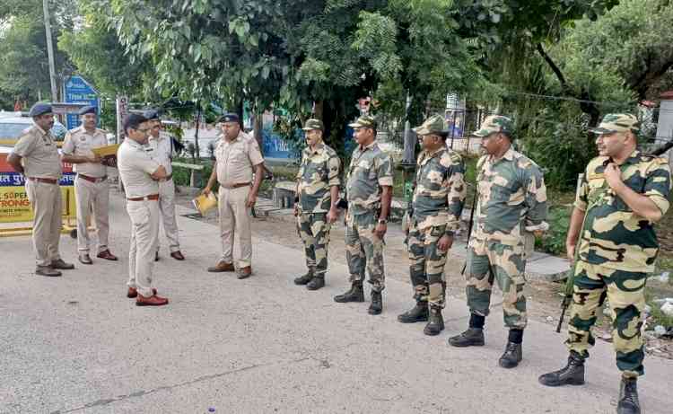 एसपी हिमांशु गर्ग ने विधानसभा चुनाव के मद्देनजर लगाए गए नाकों का दौरा कर सुरक्षा व्यवस्था का जायज़ा लिया