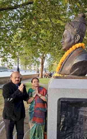 Former K'taka CM & MP Basavaraj Bommai pays homage to Basaveshwara statue in London