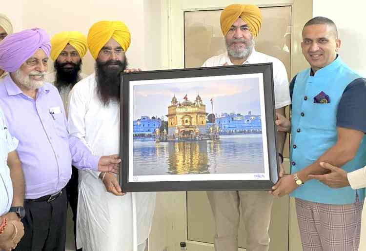 Agriculture Minister Punjab installs pious portrait at Sutton House, PAU