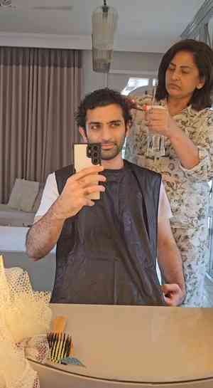 Archana Puran Singh turns hairstylist for her son