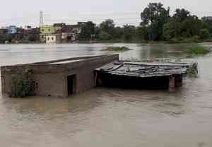 Bihar: Over 12 houses submerged, Ganga river flowing above danger mark