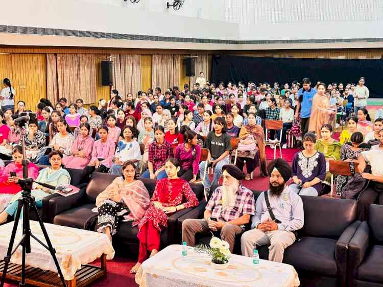 Ramgarhia Girls College organised lecture by Educate Punjab Project