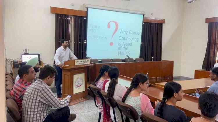 Insightful lecture on career opportunities in government sector