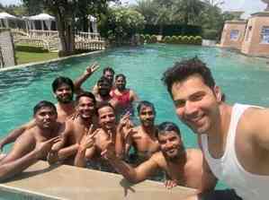 Varun Dhawan takes refreshing break with art team of ‘Sunny Sanskari Ki Tulsi Kumari’