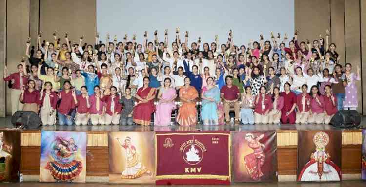 KMV celebrates Achievers’ Day to honor all brilliant students