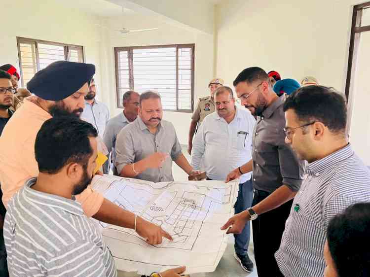 DC inspects Kidwai Nagar School of Eminence, directs officials to complete pending works expeditiously