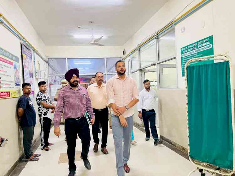 DC conducts surprise inspection in civil hospital, checks MCH, OPD, free medicines facility