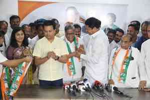 Ashok Chavan's kin dumps BJP to rejoin Cong ahead of Maha Assembly polls