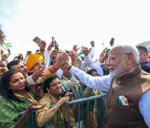 PM Modi receives grand welcome from Indian community on arrival in US