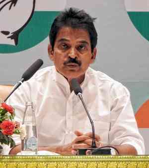 Venugopal reaffirms Cong's commitment to J&K's progress