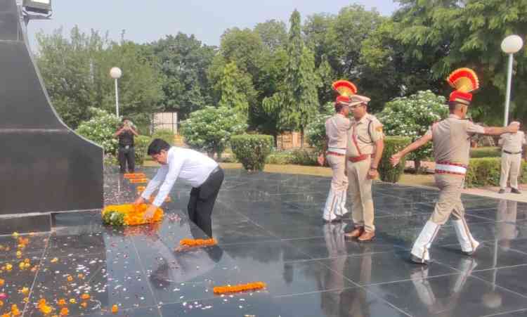 हमारे वीर योद्धा युवा पीढ़ी के लिए प्रेरणा स्रोतः एसडीएम आशीष कुमार