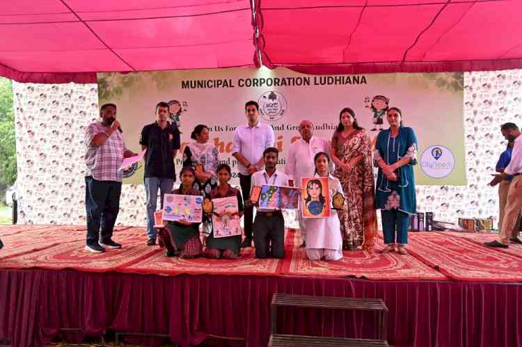  'Eco-mela': MLA Gogi, MC Commissioner Dachalwal felicitate winners and participants of painting competitions; 'Waste to Art' stalls, cultural event fascinates residents on the second day 