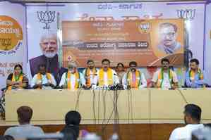 'Recommend CBI probe & resign, your honour will grow': BJP to Siddaramaiah