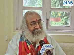 Acharya Pramod Krishnam slams Cong over opposition to Himachal govt's eateries order