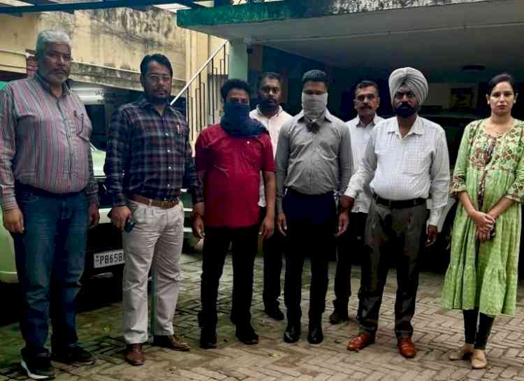 Vigilance Bureau arrests two clerks of MC Ludhiana for missing policy record