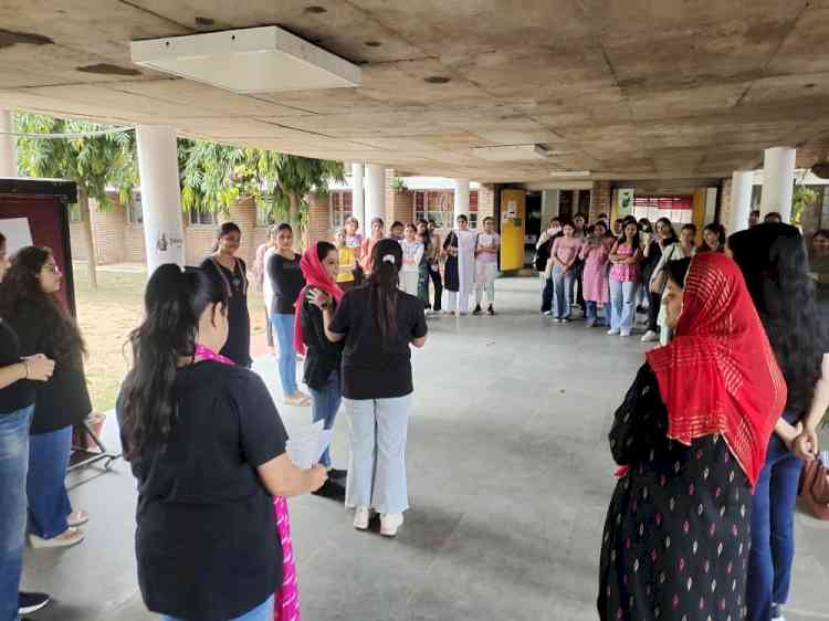 Nukkad Natak on Healthy Eating to mark Poshan Maah Celebrations at GHSC-10