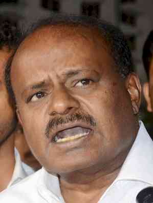 Kumaraswamy attacks Siddaramaiah for ‘double standards’ against K'taka Guv