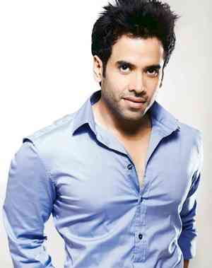 Tusshar Kapoor reveals his Facebook accounts have been compromised