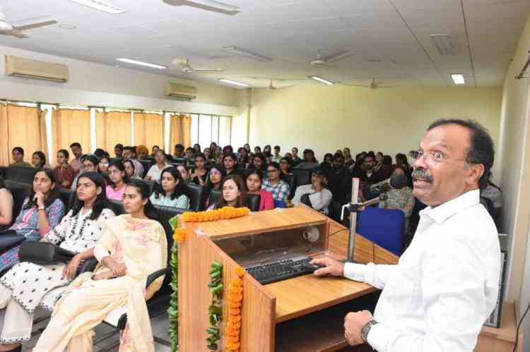 Public lecture on topic “Who are we? And what makes us unique: A tale behind our origin, health and disease” 