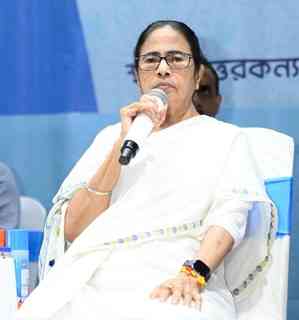 ‘Do more:’ Mamata Banerjee instructs ministers on flood situation 