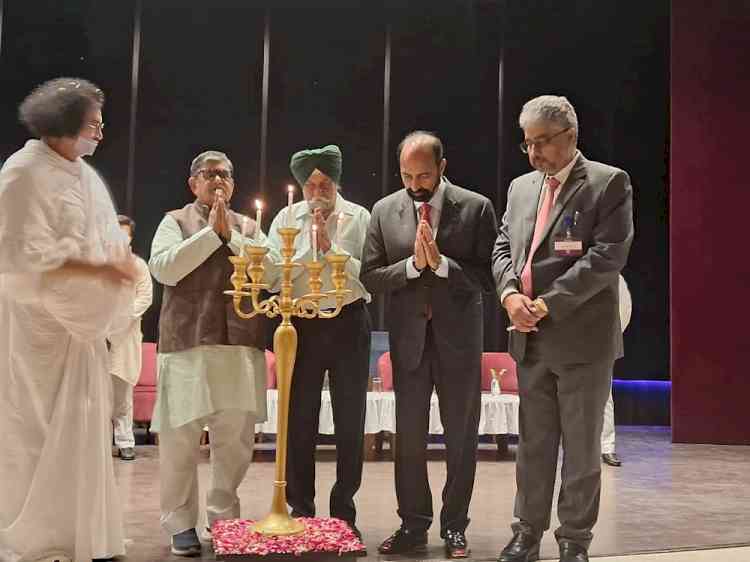 Governor Kataria, Acharya Lokesh and Anil Monga addressed International Senior Citizens Day organised by Dream and Beauty Charitable Trust.