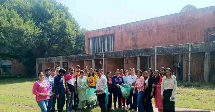 PU’s Department of Library and Information Science organised Swachhta Diwas 