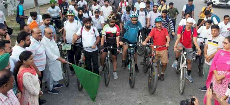 'Swachhta Hi Sewa': MLA Gogi flagged off 'Cyclothon' organised to mark 'Swachh Bharat Diwas' on Oct 2