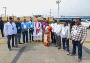 Jharkhand: PM Modi meets workers of State BJP HQ, admires their efforts