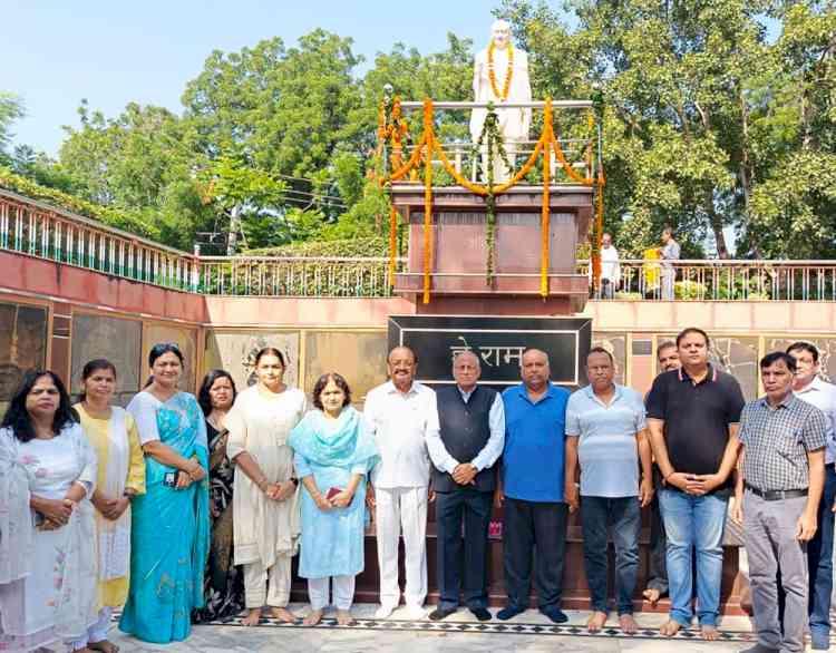 वैश्य संस्था में गांधी जयंती व शास्त्री जयंती मनाई