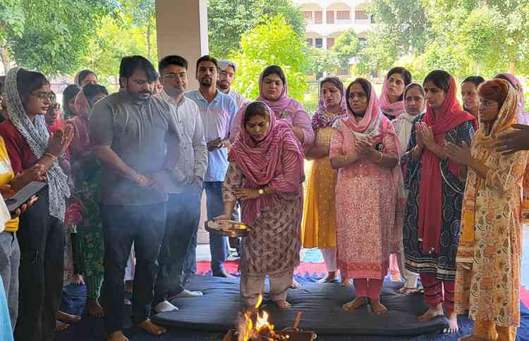 गौड़ ब्राह्मण शिक्षण महाविद्यालय में हवन के साथ नए सत्र का शुभारंभ