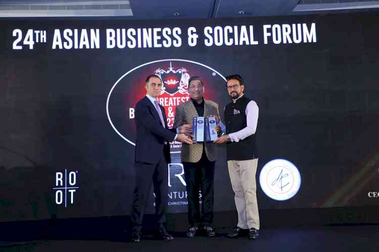 Chairman of Vasal Education, Sanjeev Kumar, conferred with India’s Greatest Brand and Leader Award at a prestigious event in Dubai