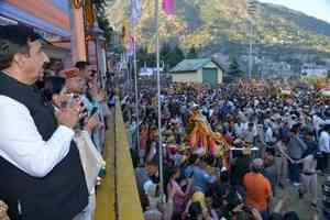 Himachal Guv opens Kullu Dussehra amid gathering of over 300 deities 