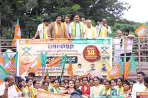 K’taka BJP stages protest against withdrawal of Hubballi riot case 