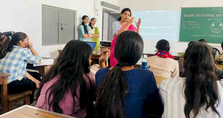 जीवन में आशावादी सोच, सकारात्मक मनोवृति, परोपकारी कर्म करते हैं खुशी का रास्ता प्रशस्तः प्रो. दीप्ति हुड्डा