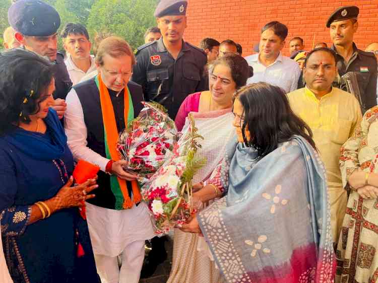 Cabinet Minister Dr. Arvind Sharma visited the women's varsity