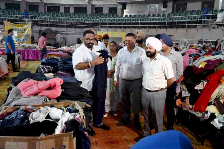 Daan Utsav-2024 receives overwhelming response as residents step up to feel the 'Joy of Giving'