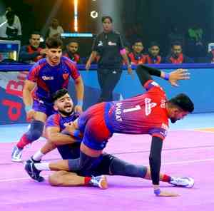 PKL Season 11: UP Yoddhas start campaign with a closely-fought win over Dabang Delhi 