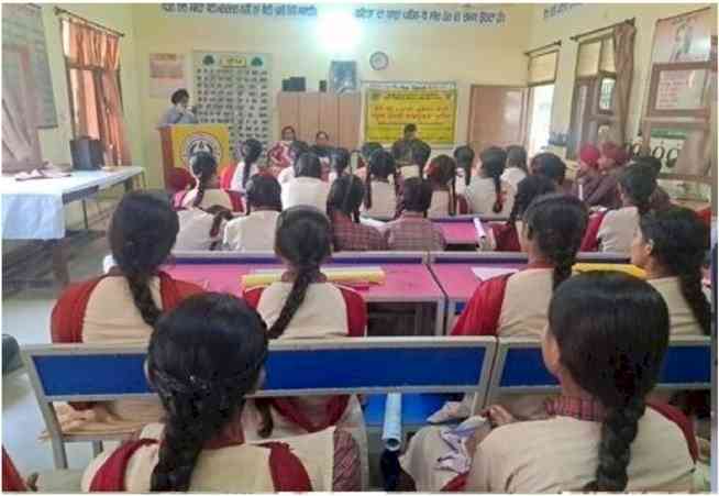 PAU-KVK Fatehgarh Sahib hosts Awareness Camp on Crop Residue Management at Government Senior Secondary School, Sangatpur Sodian 