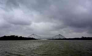 Barring heavy rain, Cyclone Dana's impact nominal in West Bengal 