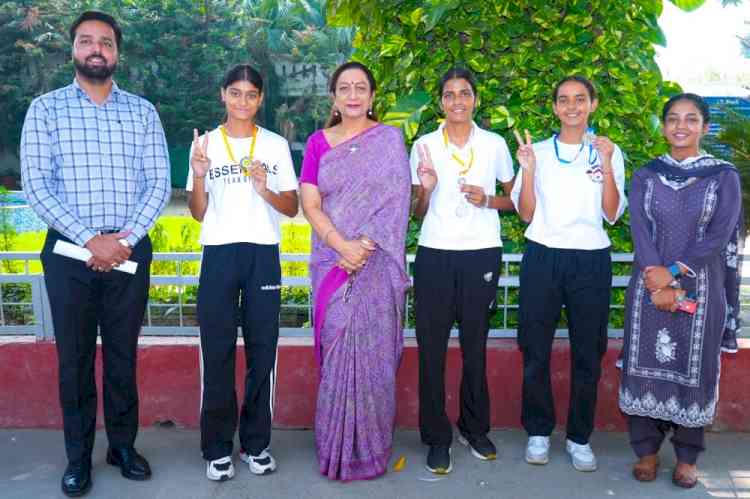 KMV’s swimming players bag gold medals in swimming competitions