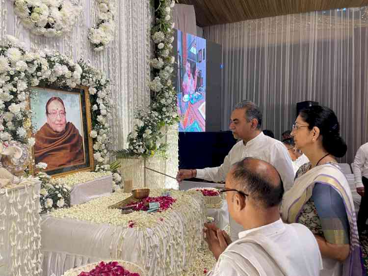 Tributes pour in for Late Brijpal Tandon at 'Bhog' Ceremony