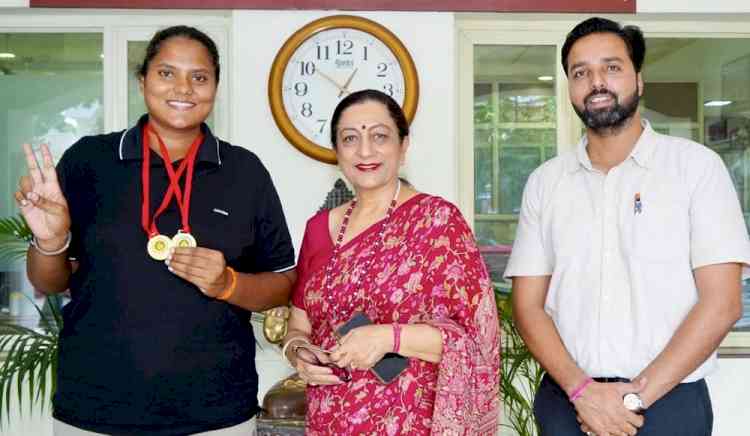 KMV’s Gurjeet Kaur bags gold medal in Shot Put & Discus Throw Competition 