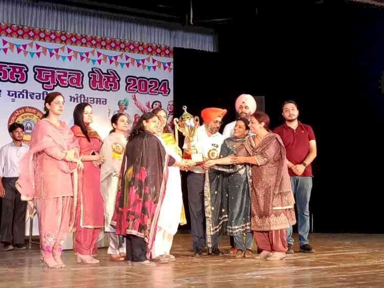 PCM S.D. College for Women again claimed overall championship trophy