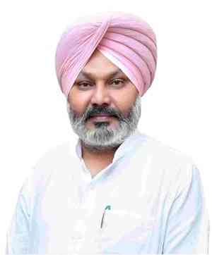 Punjab announces free insurance for mid-day meal cooks, helpers