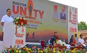 Raj CM flags off 'Run for Unity', says Sardar Patel symbol of determination and courage