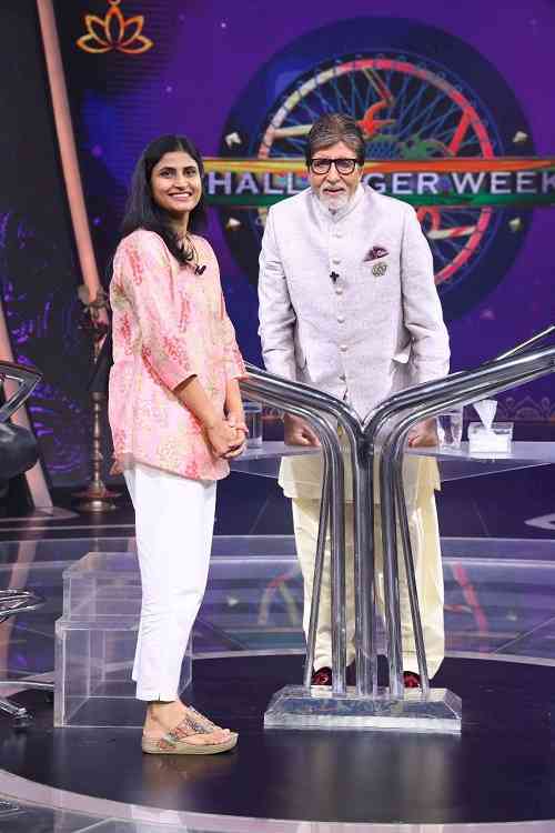 Amitabh Bachchan celebrates Ankita's ambition to empower family and society on KBC 16