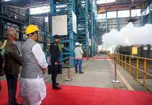 Defence Minister Rajnath Singh visits Field Gun Factory in Kanpur