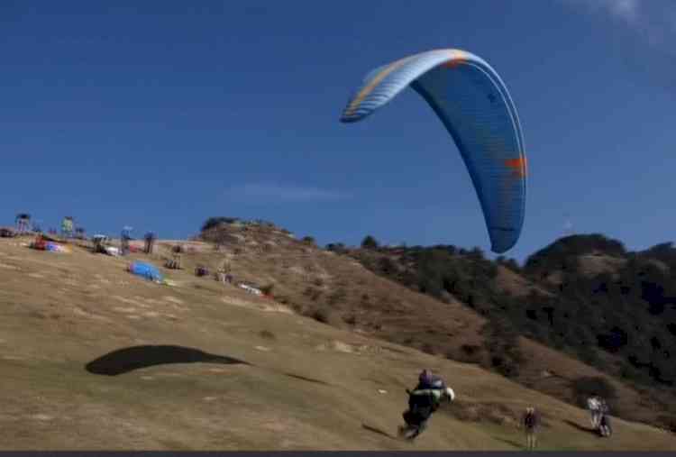 Austin Cocks leads on Day 2 of Paragliding World Cup in Billing