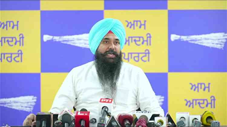 AAP criticizes centre for rejecting Punjab’s Rs 1200 Crore demand for stubble management