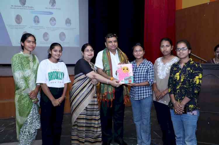 Founder of NGO Shree Shyam Karuna Foundation Amitabh Rungta felicitated by college principals for his efforts to provide financial aid to needy female students 